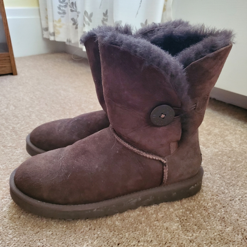Bailey Button Ugg - image 1